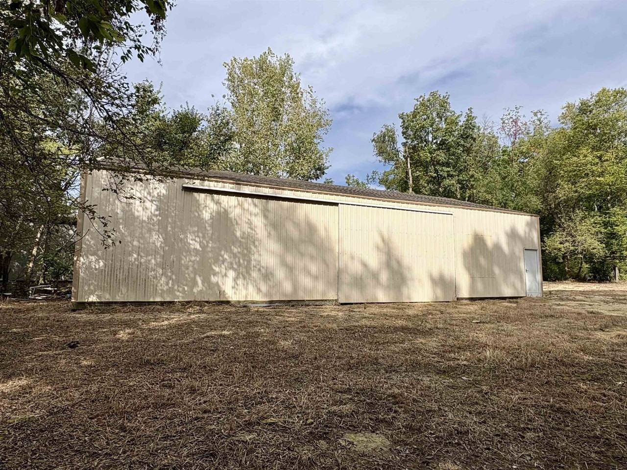 16019 Stonefield Dr - Photo 2 of 5