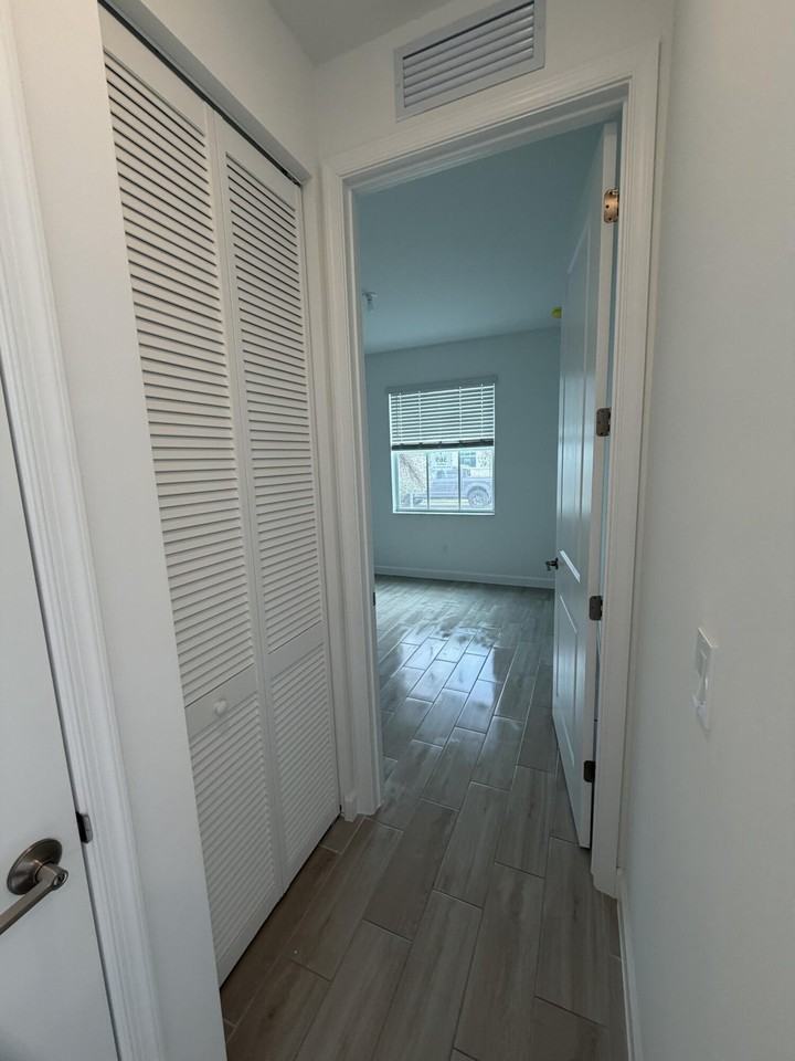 3772 Harborside Ave - Photo 4 of 23