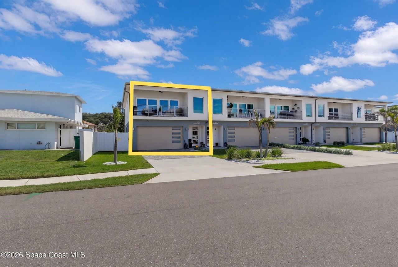 211 6th Ave - Photo 2 of 29