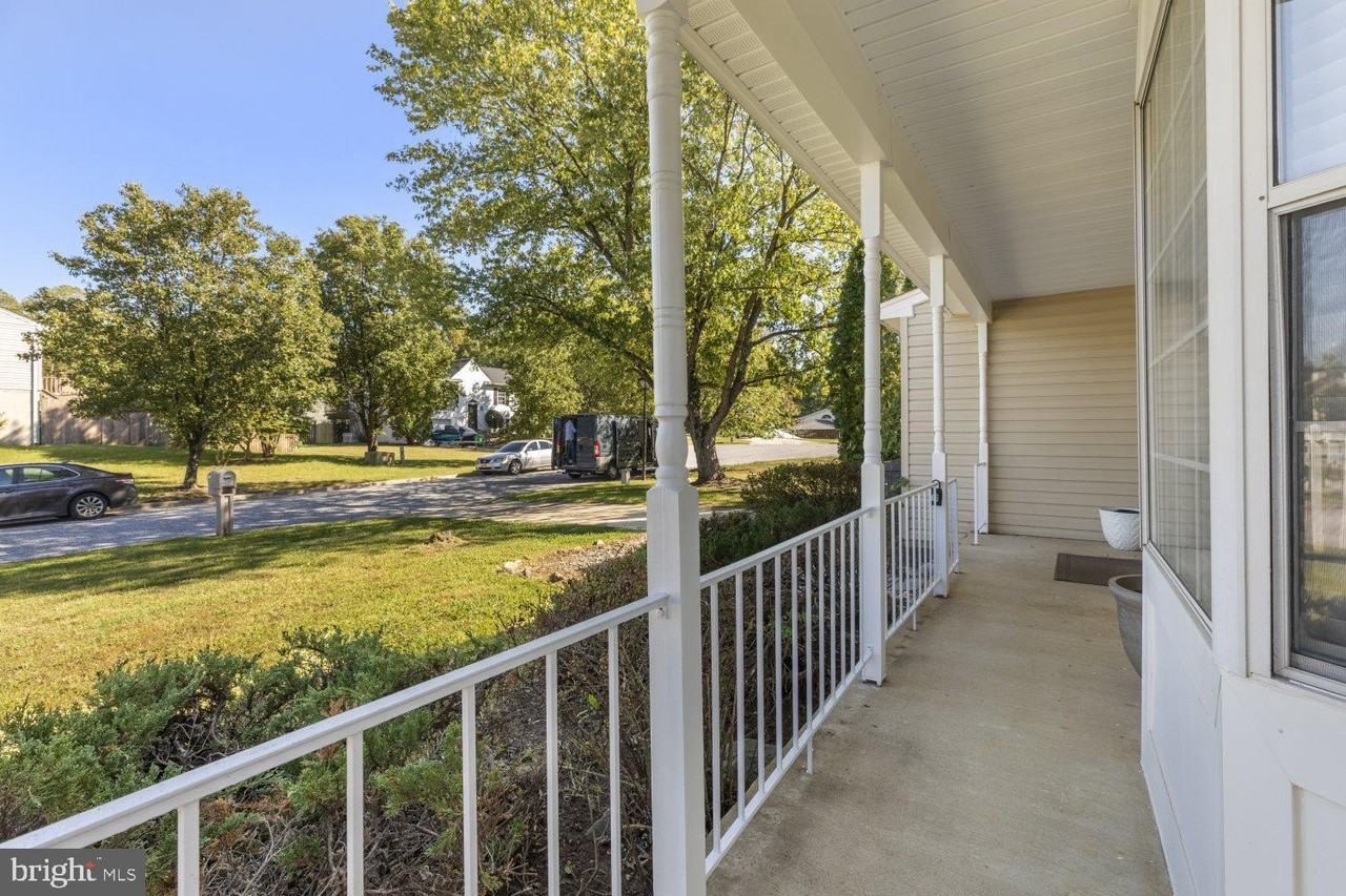 10701 Meynell Ct - Photo 2 of 31