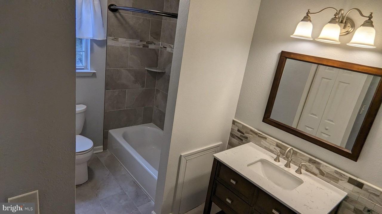 1037 Tristram Cir - Photo 5 of 17