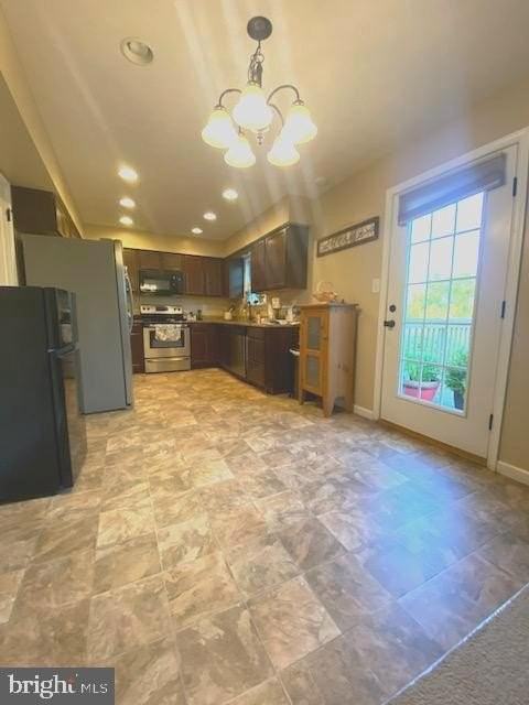 91 Melville Dr - Photo 4 of 10