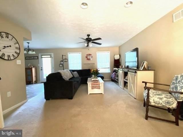 91 Melville Dr - Photo 5 of 10