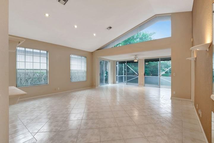 11081 Springbrook Circle - Photo 5 of 8