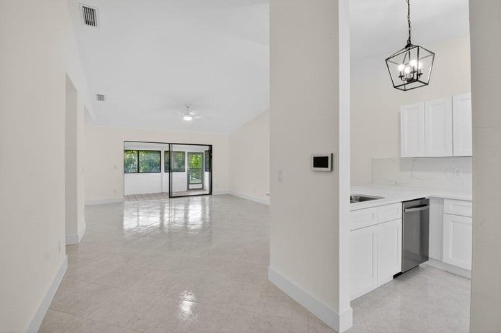 29 Fawlkland Circle - Photo 4 of 8