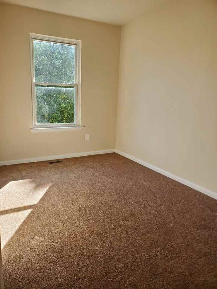 4198 Drake Ct - Photo 7 of 11