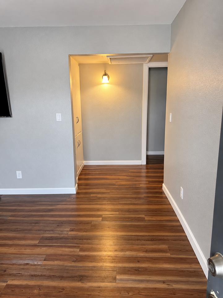 2321 N 39th Ave - Photo 6 of 19