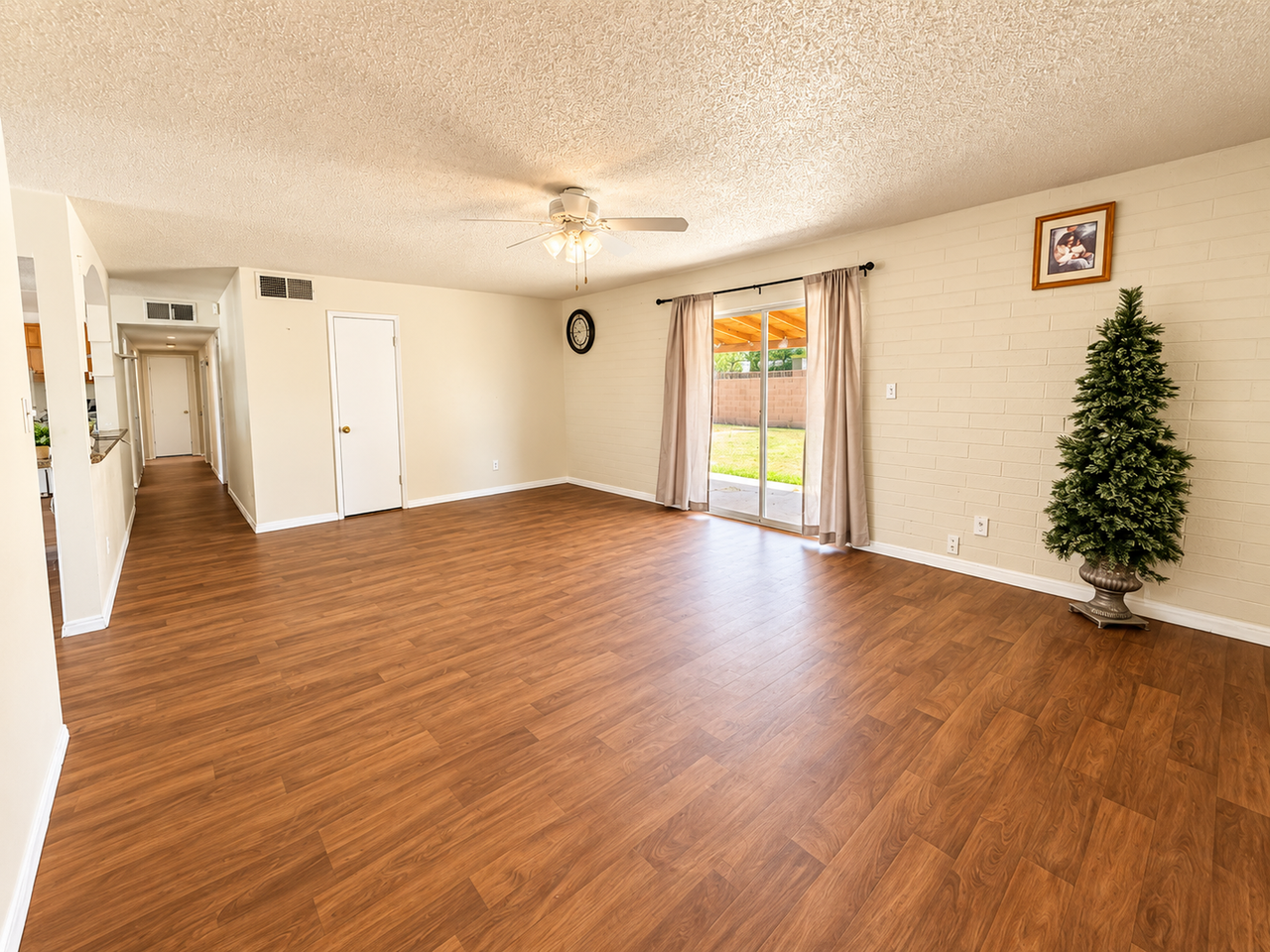 5723 N 62nd Ave - Photo 2 of 13