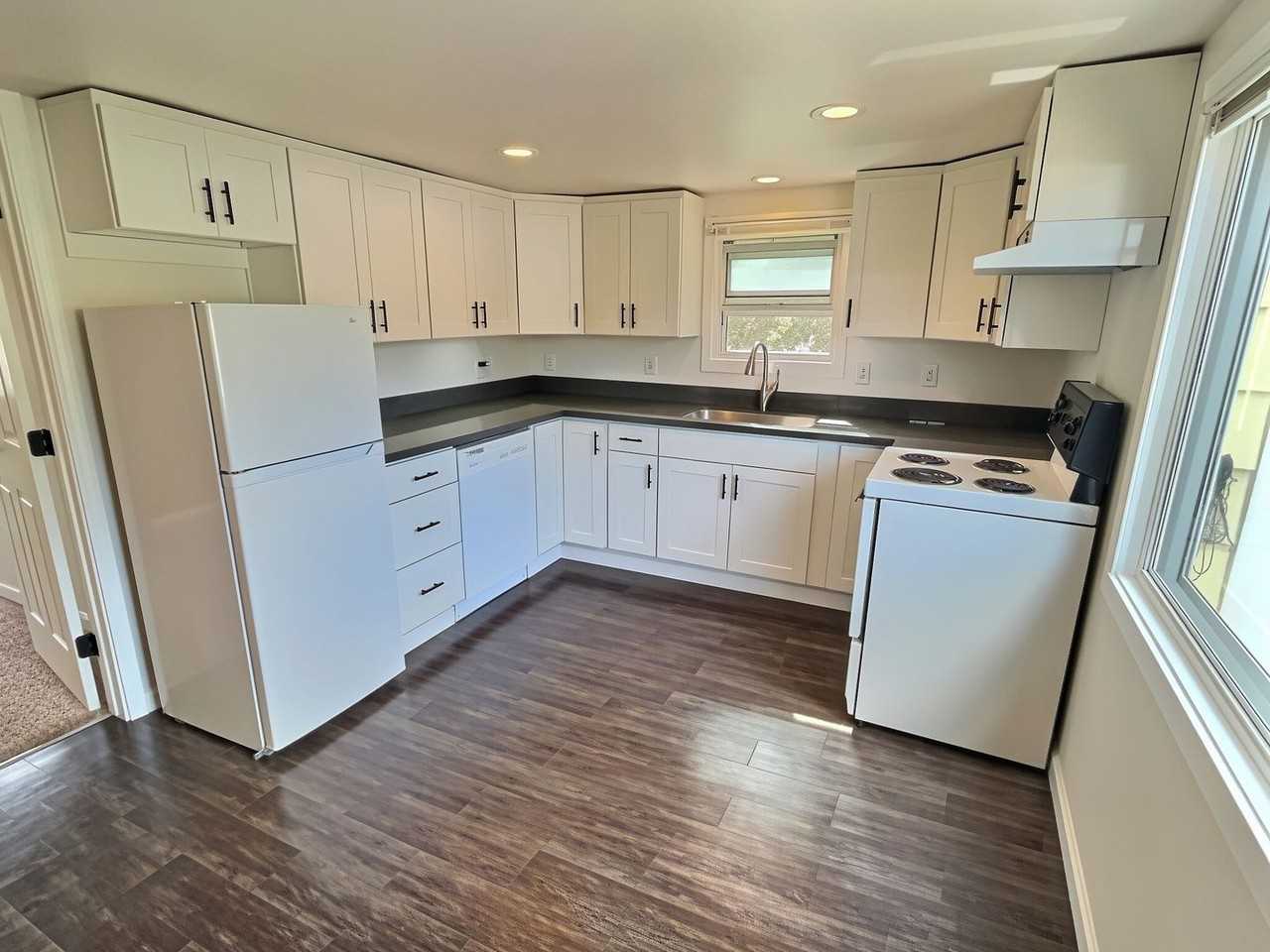 12203 Roseberg Ave S - Photo 6 of 14