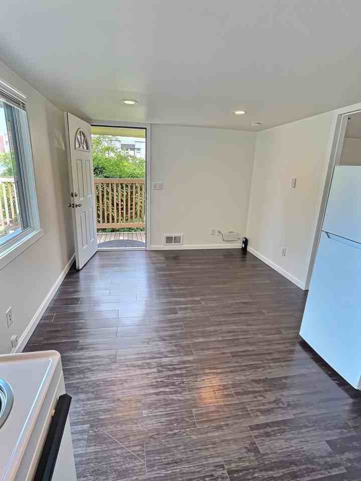 12203 Roseberg Ave S - Photo 7 of 14