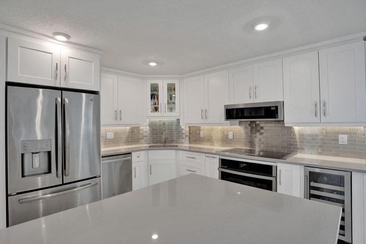 1 Harbourside Drive - Photo 4 of 8