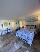 featured image of 76-6233 Alii Dr