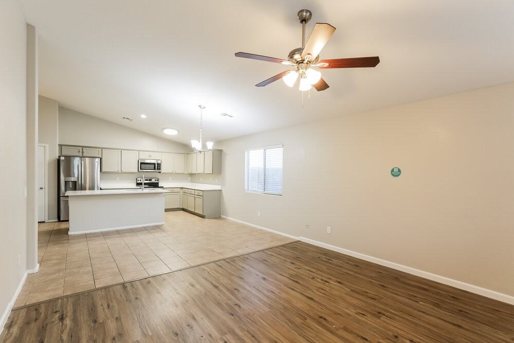 8722 W Payson Rd - Photo 4 of 16