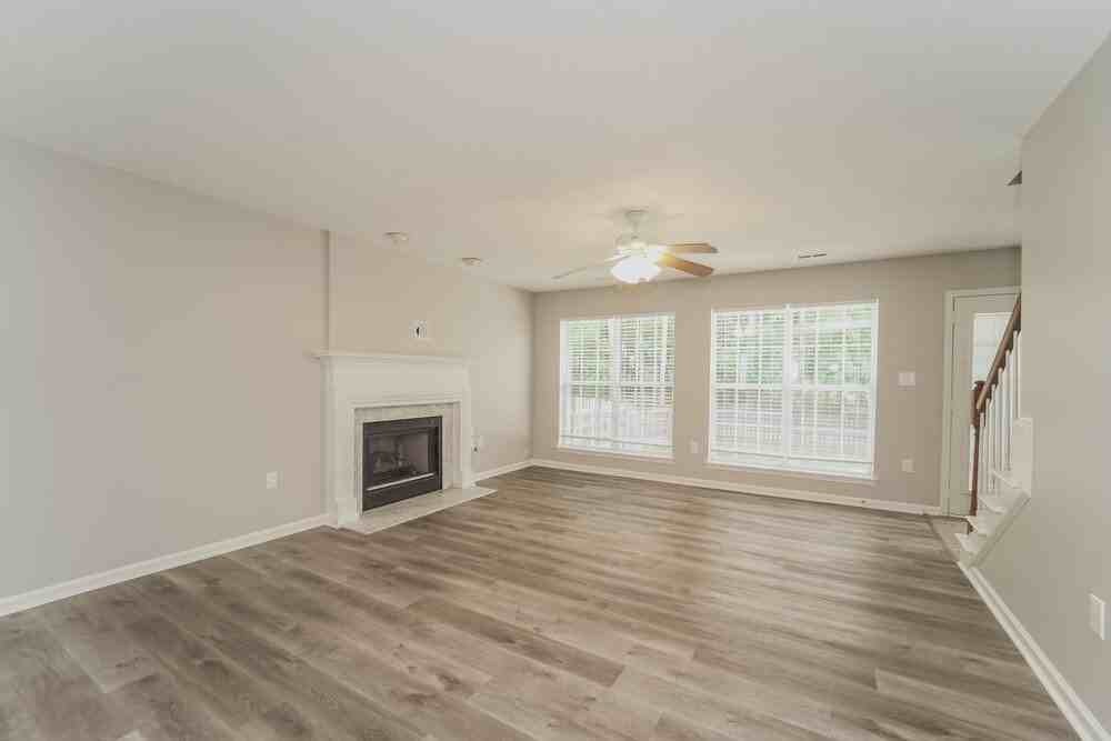 4128 Highcroft Ln - Photo 6 of 17