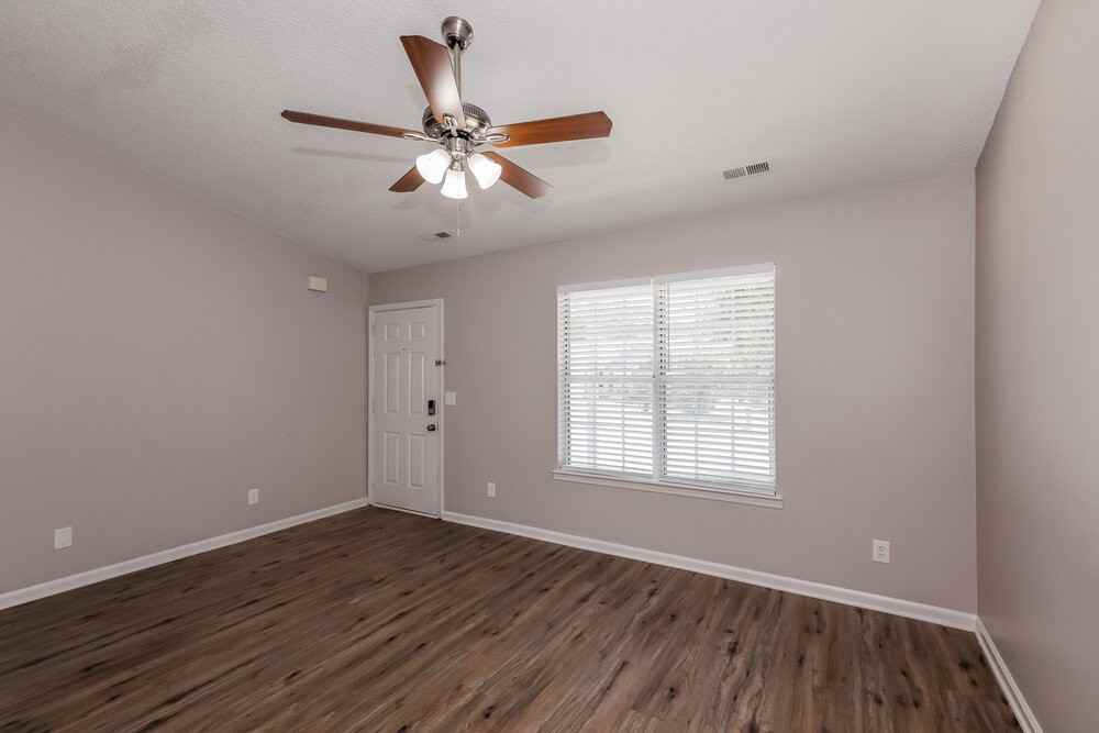 3213 Green Meadow Way - Photo 4 of 16