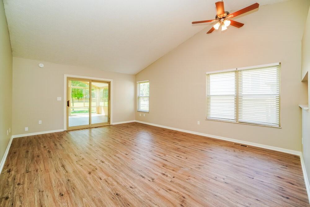947 Barleycorn Pl - Photo 4 of 17