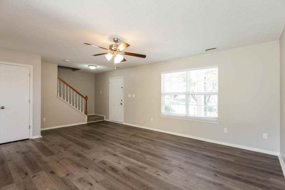 3064 Parade Ln Sw - Photo 5 of 17