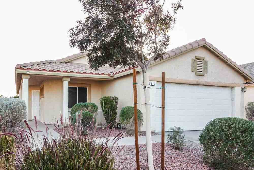 916 Ashurst Ct - Photo 2 of 15
