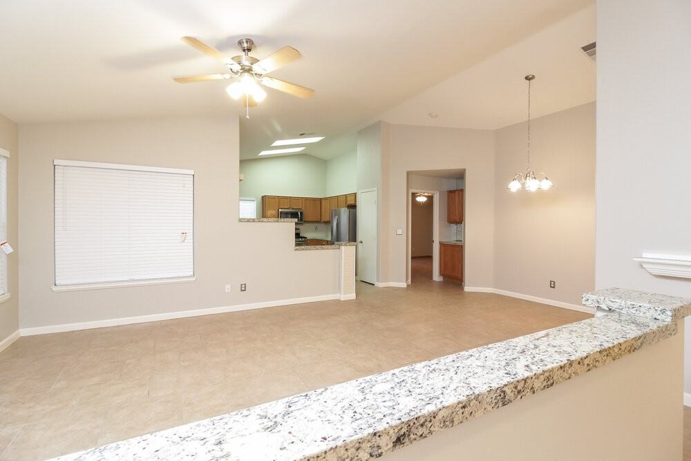 916 Ashurst Ct - Photo 5 of 15