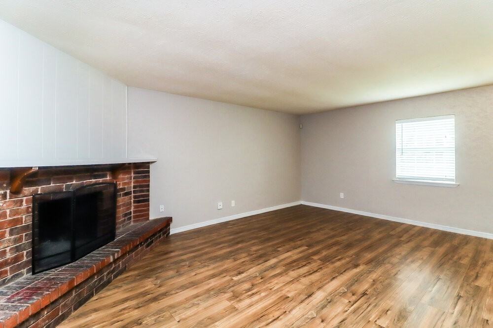 7308 Lea Pl - Photo 3 of 16
