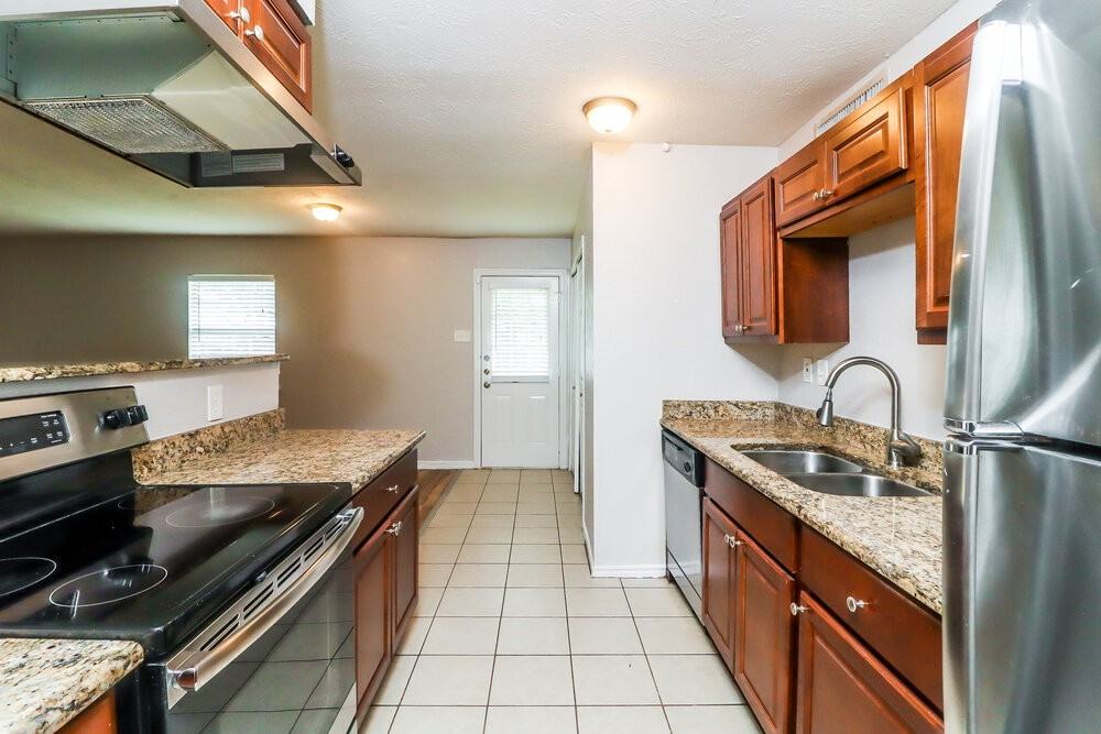 7308 Lea Pl - Photo 6 of 16