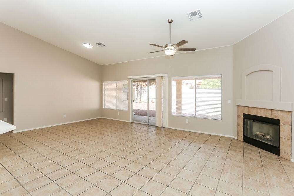 620 Terrace Point Dr - Photo 3 of 16