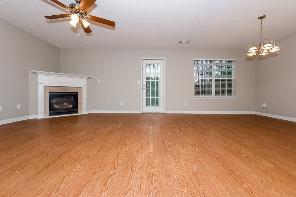 47 Belmont Park Ln - Photo 4 of 17