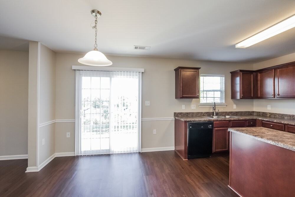 4909 Broad Leaf Ct - Photo 6 of 17