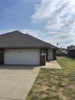 featured image of 717 Pecan Hill St #2