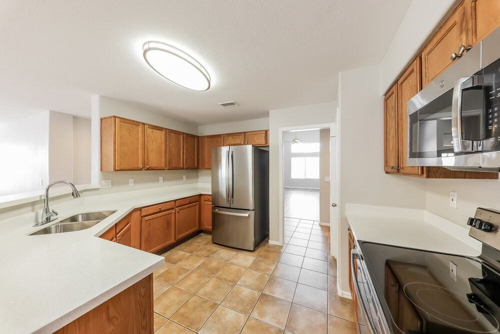 16176 N 159th Ave - Photo 6 of 16