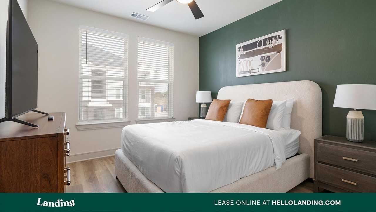 275 Mercedes Street - Photo 3 of 50