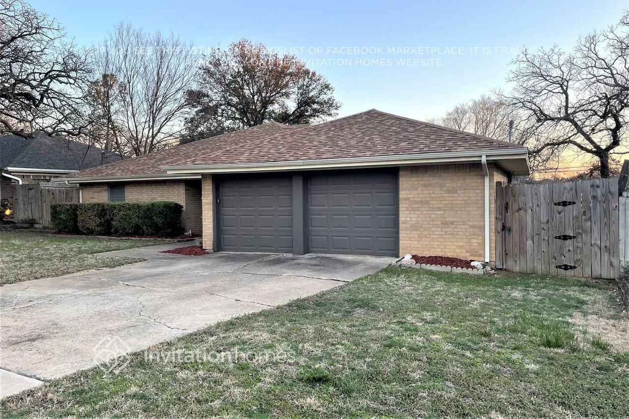 713 Ridgewood Cir - Photo 2 of 24
