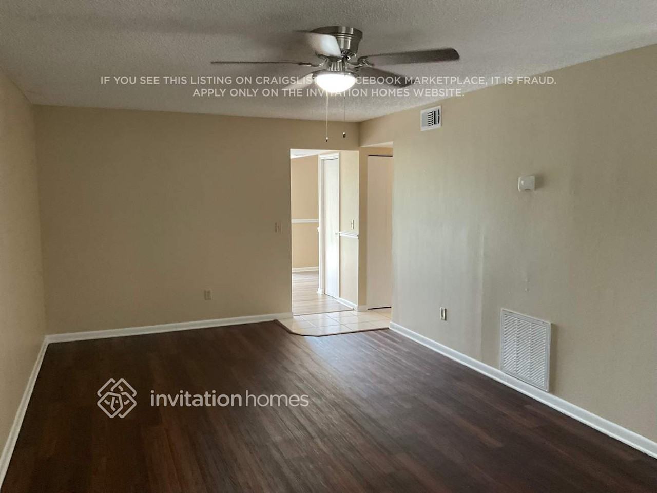 12415 Kiwi Ave - Photo 3 of 16