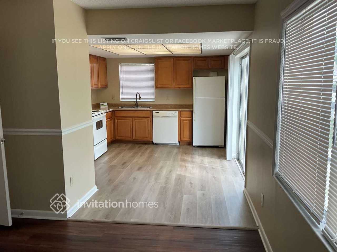 12415 Kiwi Ave - Photo 5 of 16