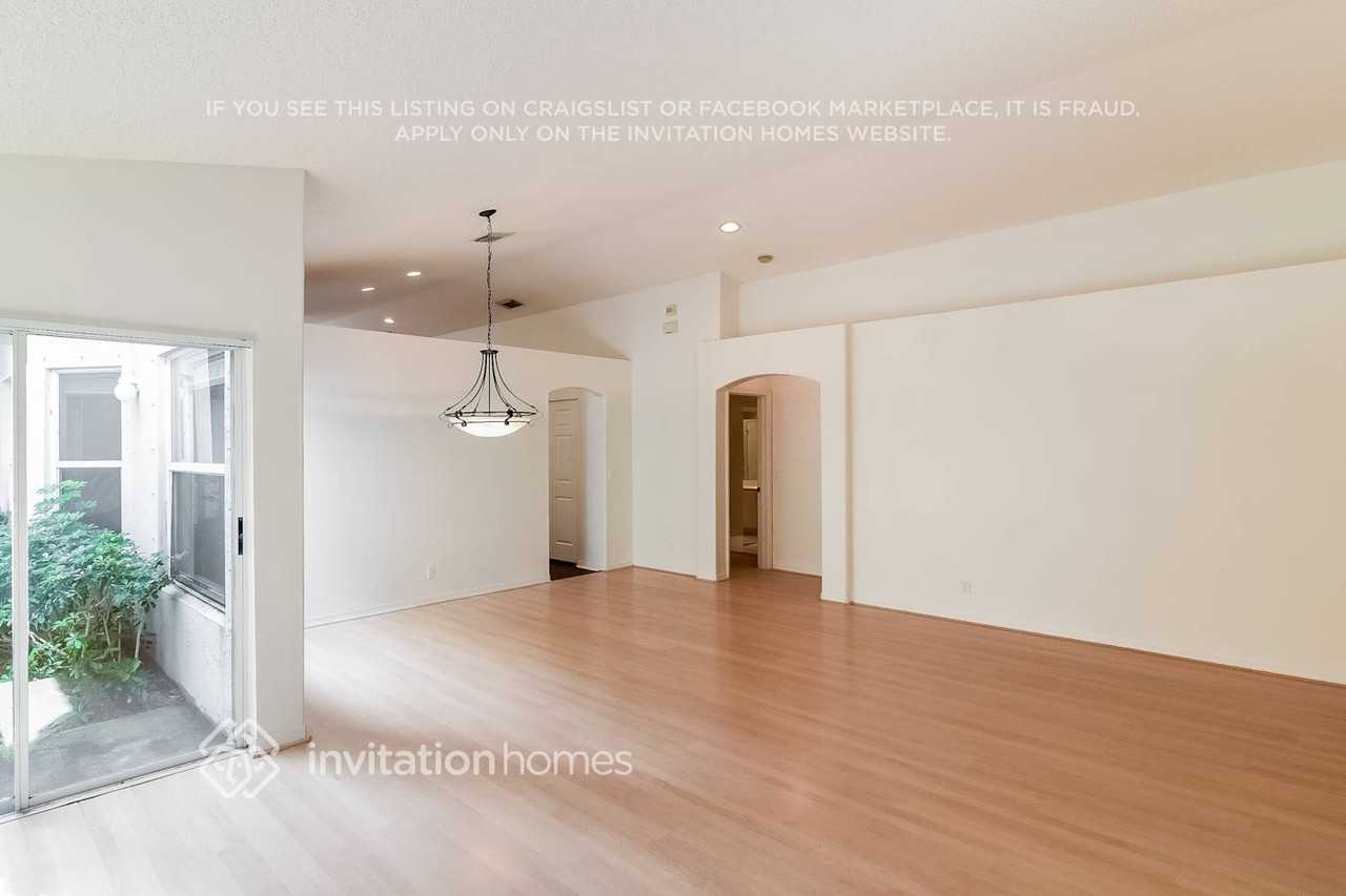5027 Sw 35th Way - Photo 4 of 16