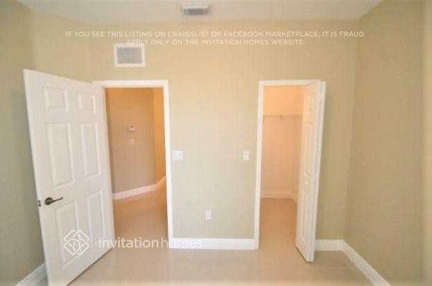 10882 Nw 78th Ter - Photo 3 of 7