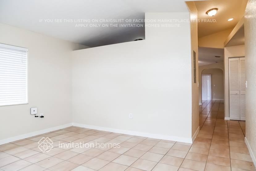 9991 Nw 126th Ter - Photo 4 of 26