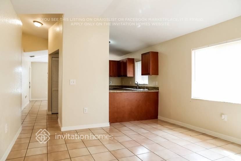 9991 Nw 126th Ter - Photo 5 of 26