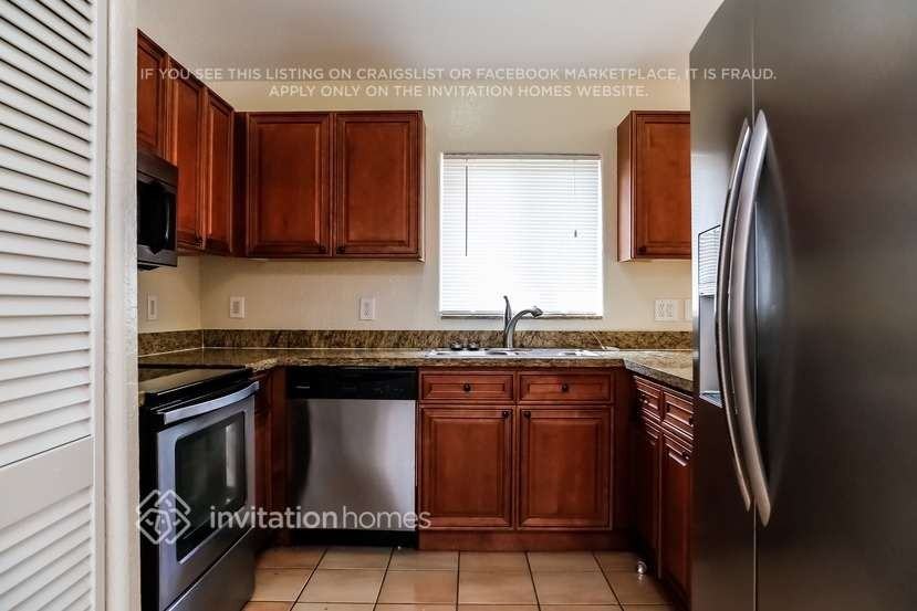 9991 Nw 126th Ter - Photo 7 of 26