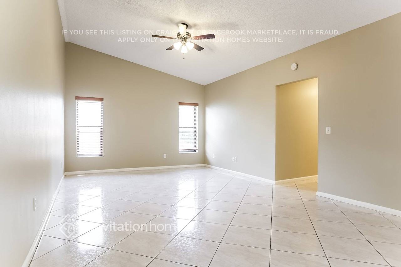 1511 Primrose Ln - Photo 5 of 21
