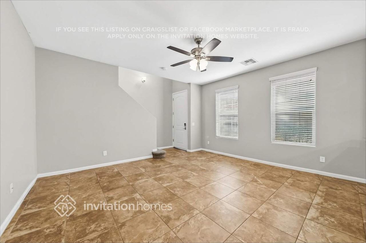 3392 E Liberty Ln - Photo 5 of 29