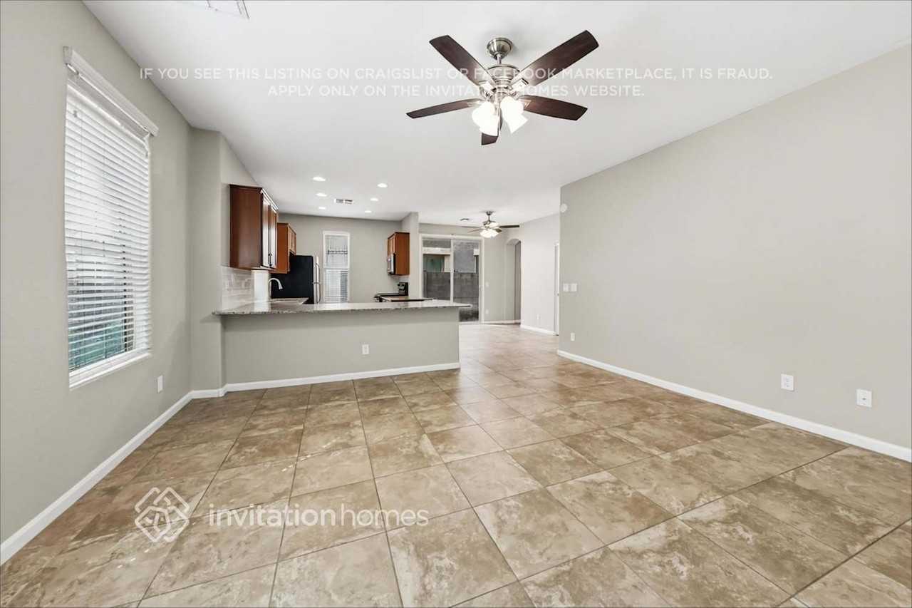 3392 E Liberty Ln - Photo 6 of 29