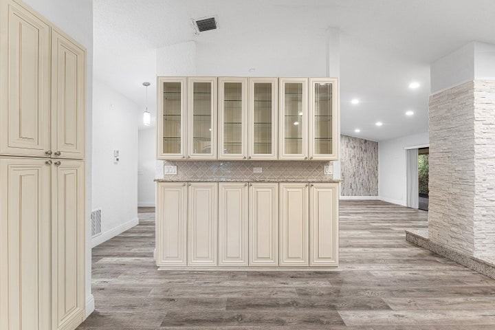 13853 Sheffield Street - Photo 6 of 8