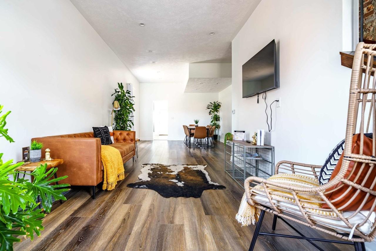 65 E Russell St #1601758P - Photo 7 of 50