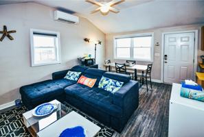 featured image of 38 N End Blvd