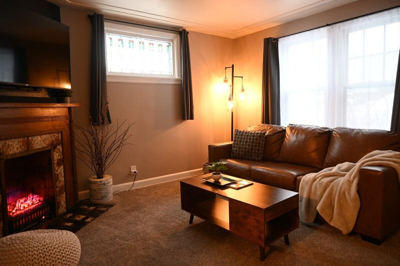 822 E 4th St #1640221P - Photo 5 of 26