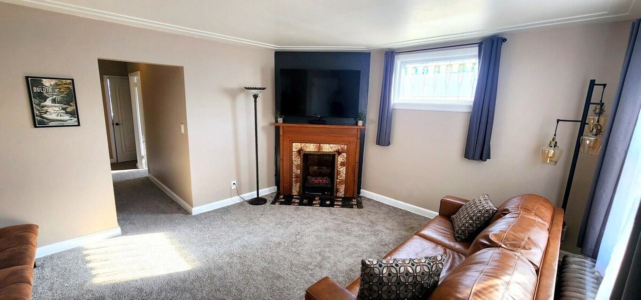 822 E 4th St #1640221P - Photo 6 of 26