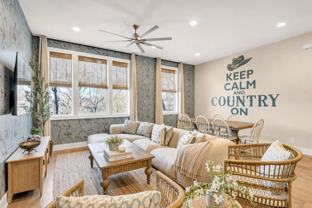 2176B Carson St - Photo 1 of 1
