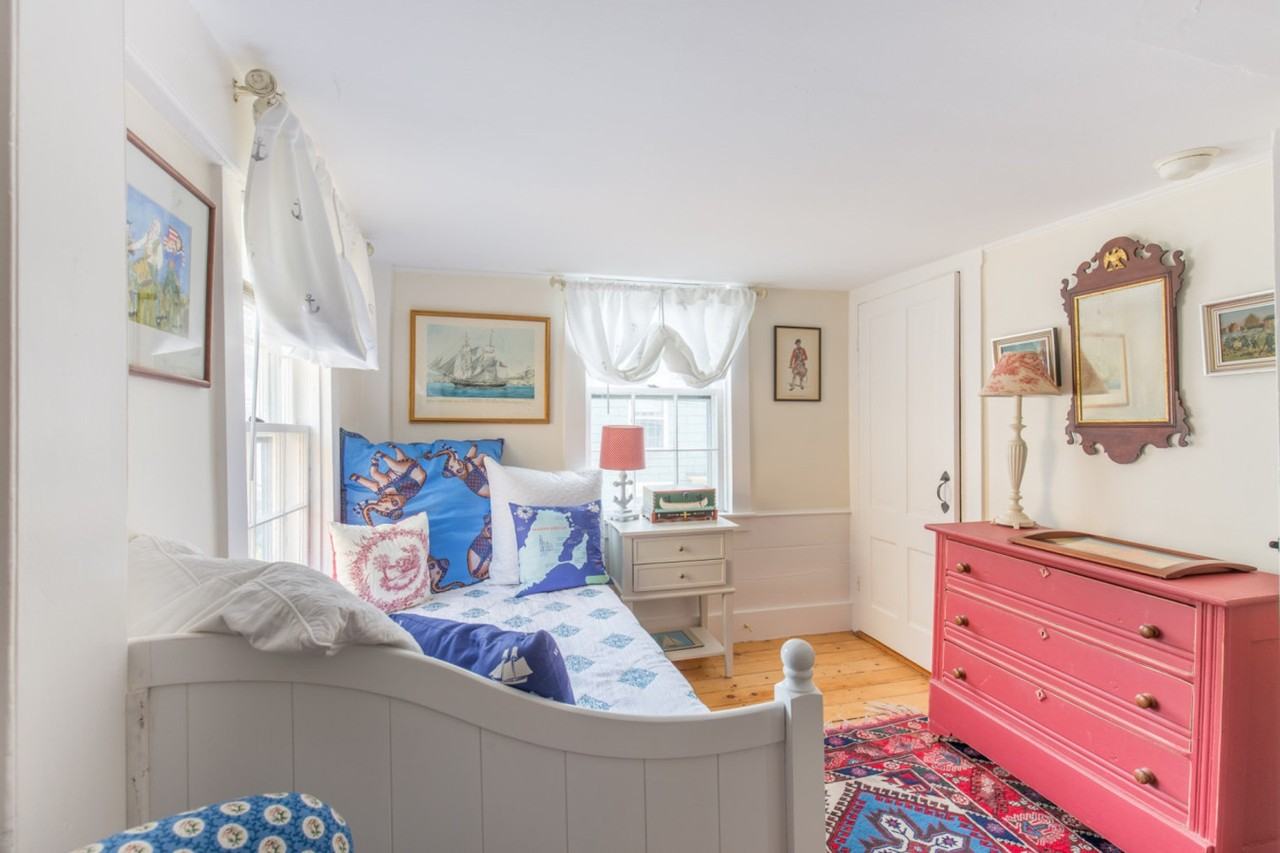 49 Washington St #1639465P - Photo 7 of 36