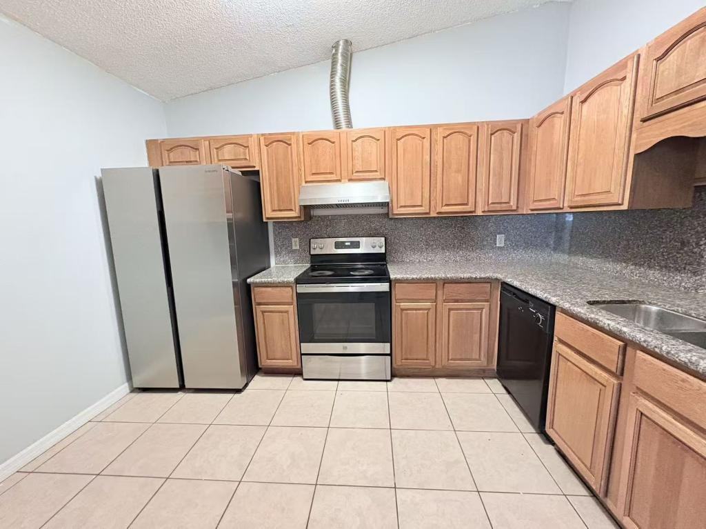 5953 Talavera St - Photo 4 of 18